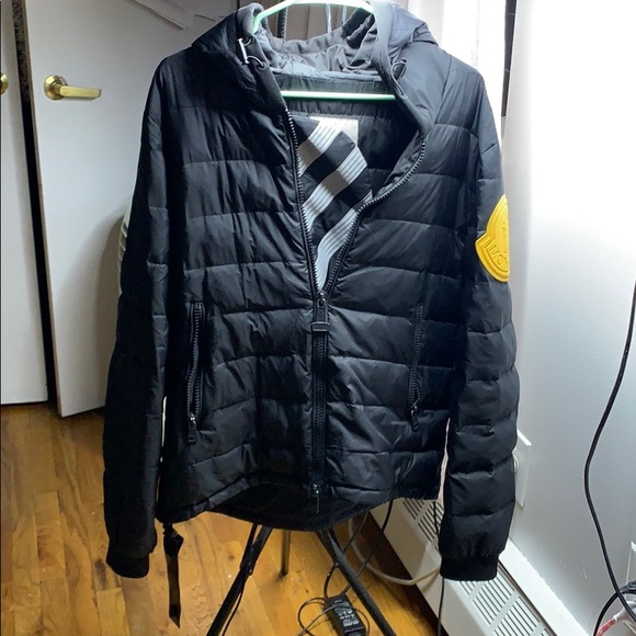 Senatet skyld Hjelm moncler x off white coat,yasserchemicals.com